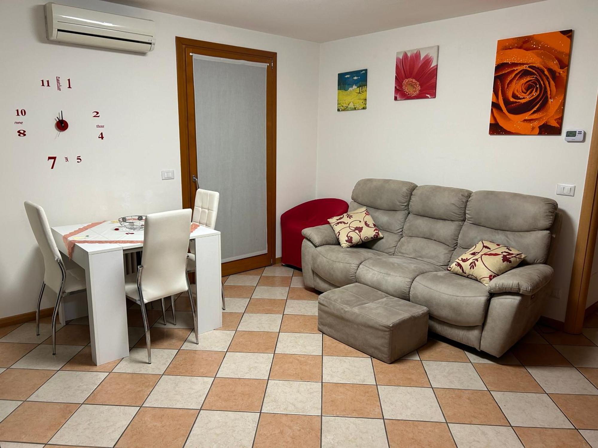 Residence Tevere Udine Bagian luar foto